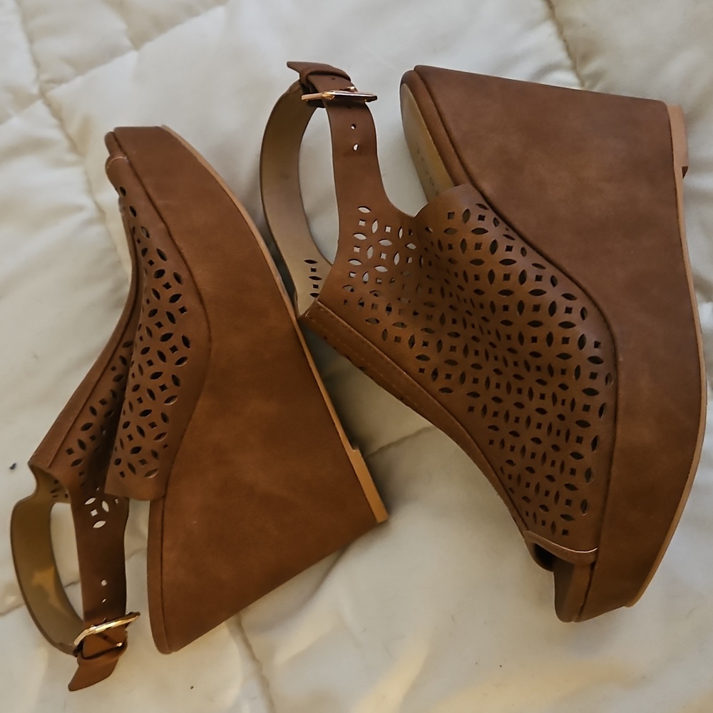 Torrid Peep Toe Laser Cut Brown Wedges Size 7W